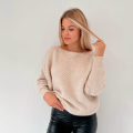 Beżowy sweter damski.png